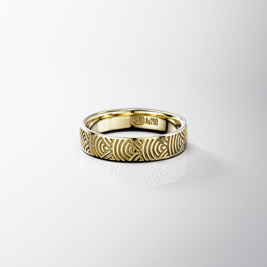 Kanagawa Lite Band Ring in 18k Gold