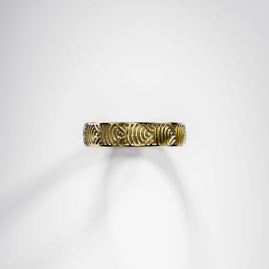 Kanagawa Lite Band Ring in 18k Gold