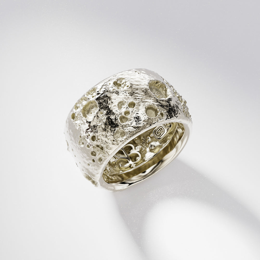 Moonshine Ring in 18k White Gold