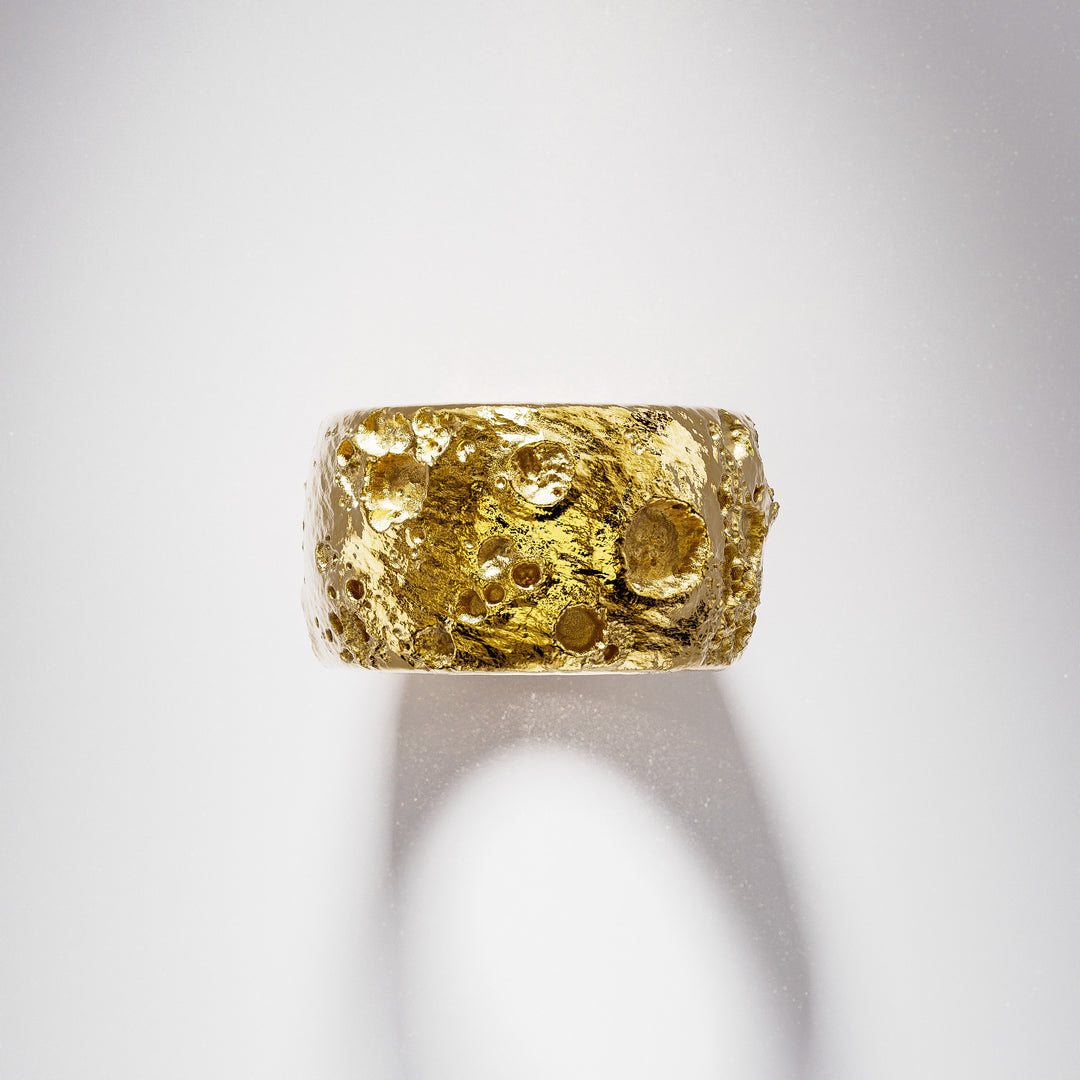 Moonshine Ring in 18k Gold