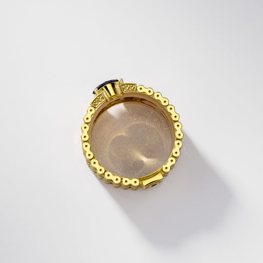 Indian Sapphire Signet Ring in 18k Gold